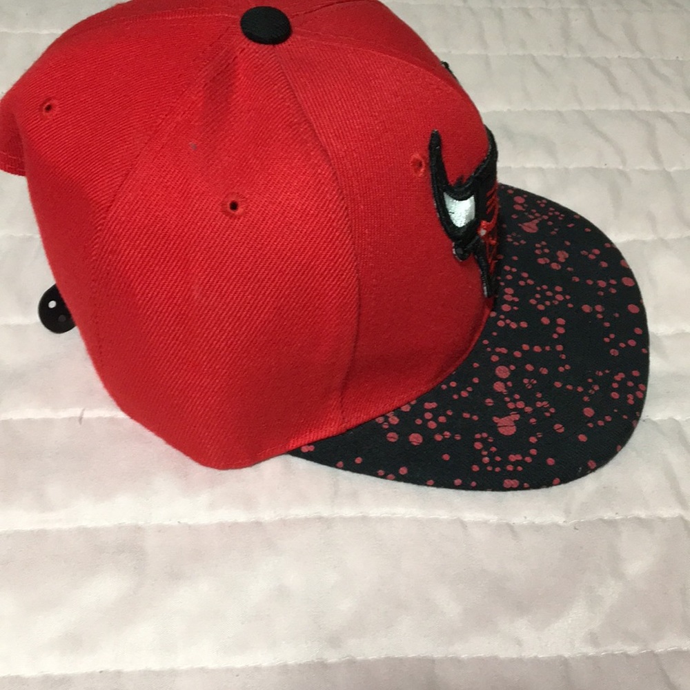 Hat - Picture 2 of 4